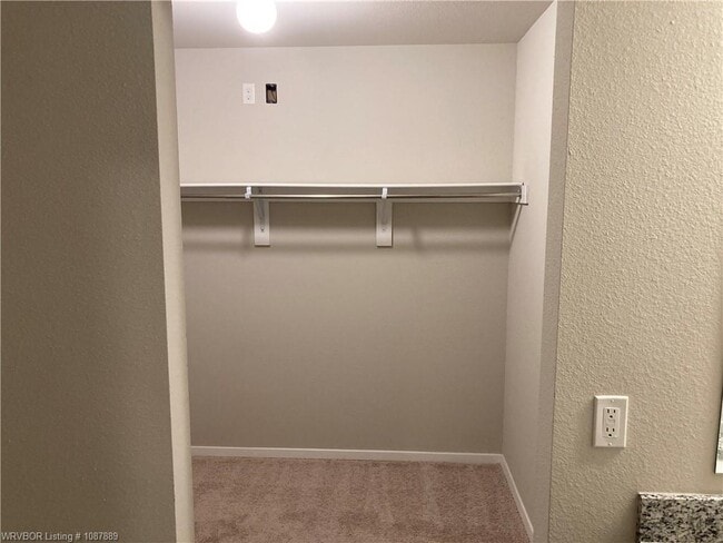 Building Photo - 8004 Dogwood Dr