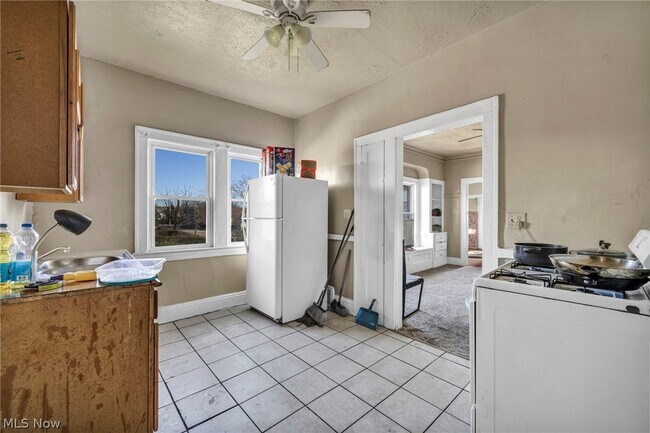 Building Photo - 3438 E 140th St