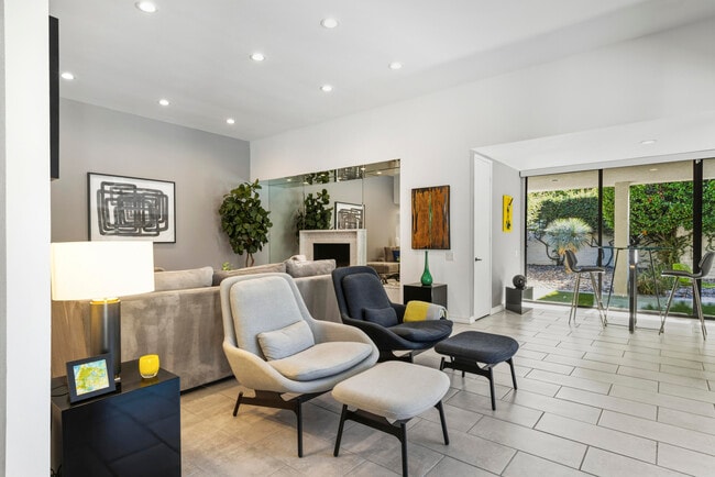 Building Photo - 1411 Via Isla