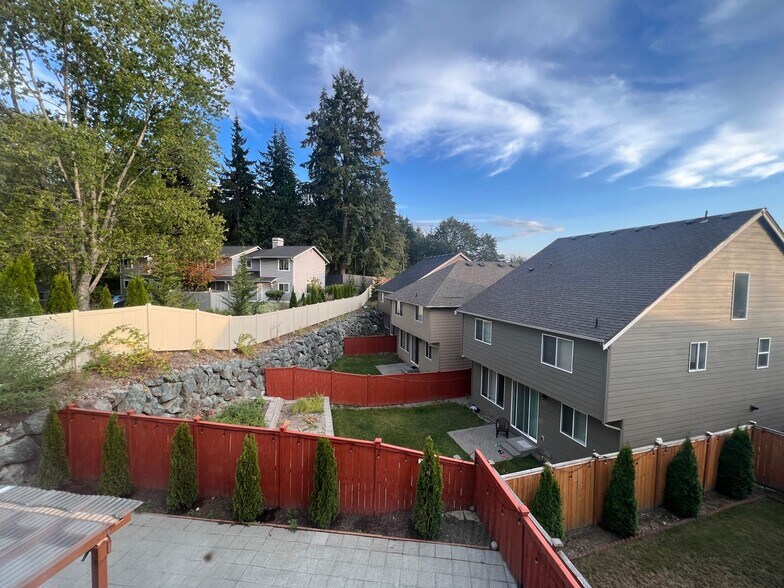 Building Photo - Beautiful Bothell Home!