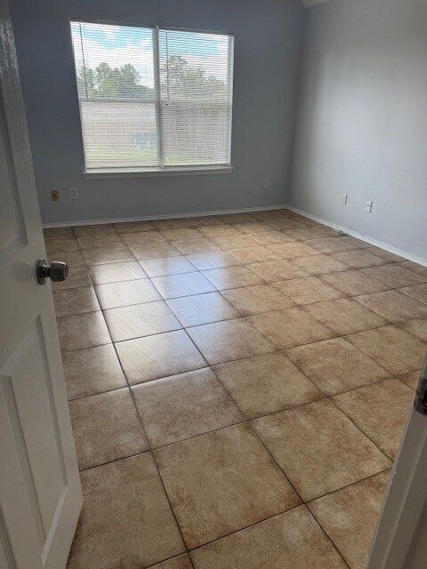 Building Photo - 10411 Iris Lake Ct