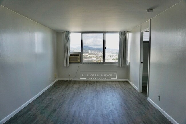 Building Photo - RENOVATED, PENTHOUSE VIEWS - Studio Unit i...