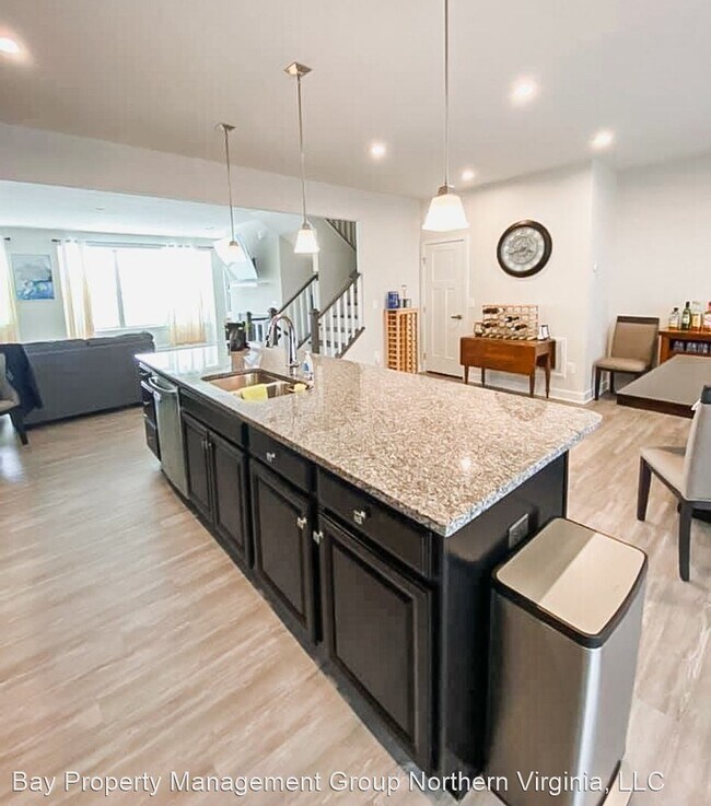 Building Photo - 4 br, 3.5 bath House - 7751 Blackburn Ridg...