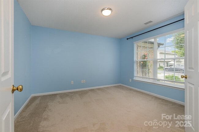 Building Photo - 8424 Angwin Pl