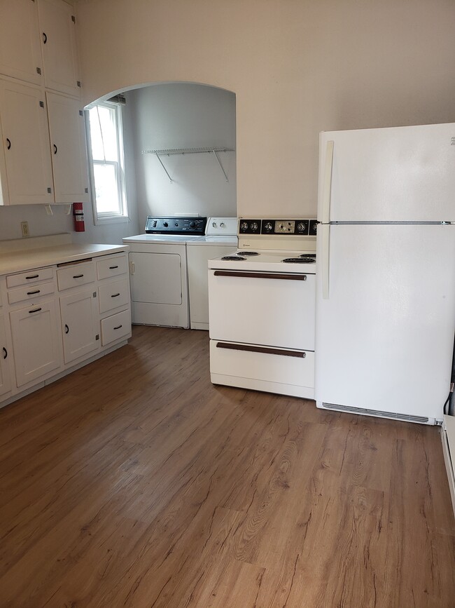 Kitchen - 312 1st Ave