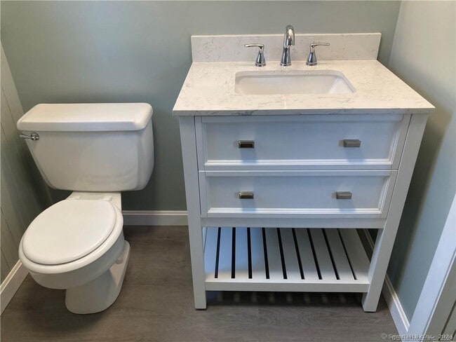 Building Photo - 31 Daggett St