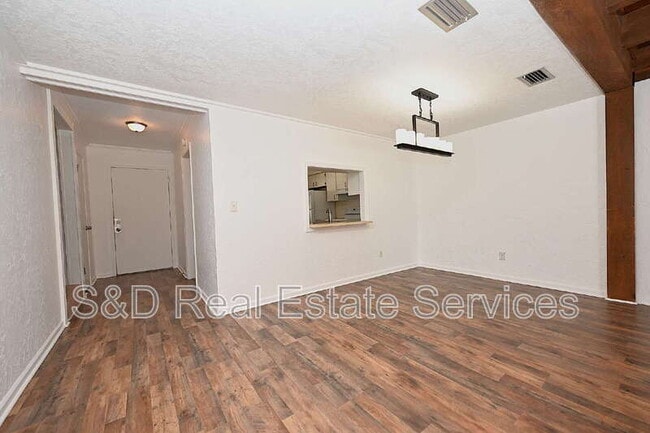 Building Photo - 2249 9th St SE