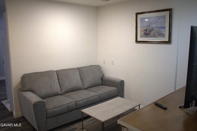 Building Photo - 3324 W Ave J 10