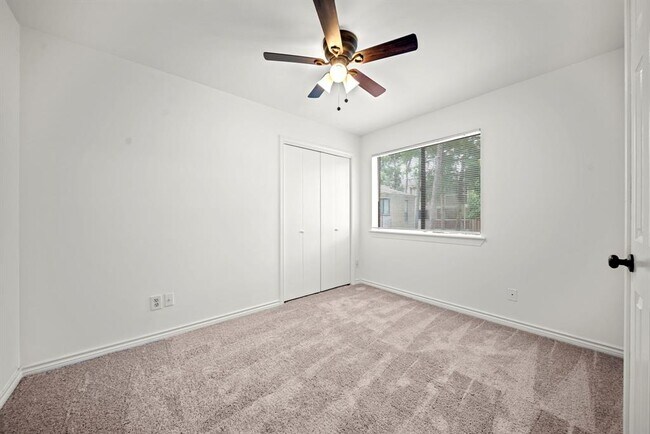 Building Photo - 3500 Tangle Brush Dr