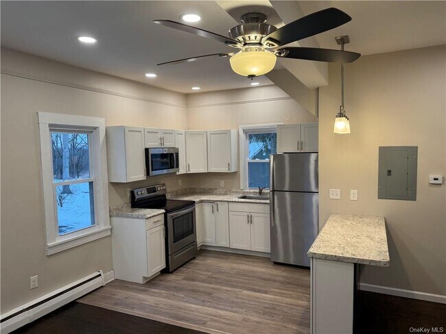 Building Photo - 74 Yankee Folly Rd