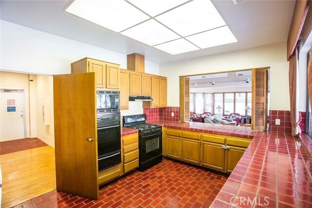 Building Photo - 2563 Plaza del Amo Plz