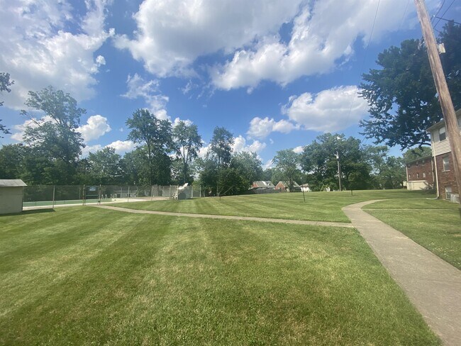 Building Photo - 8473 Beech Ave