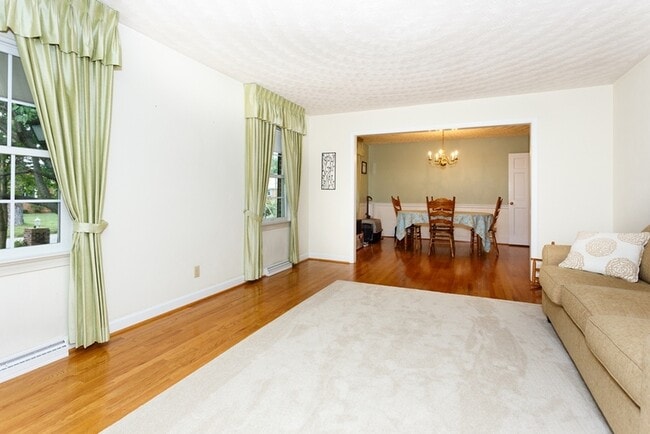 Building Photo - 3617 Hermitage Dr