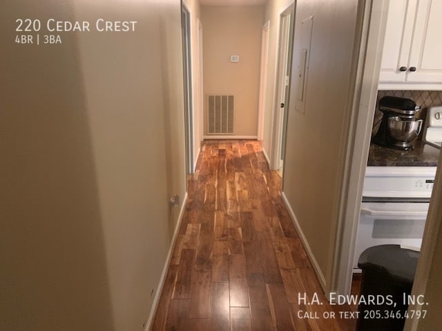 Building Photo - 220 Cedar Crest