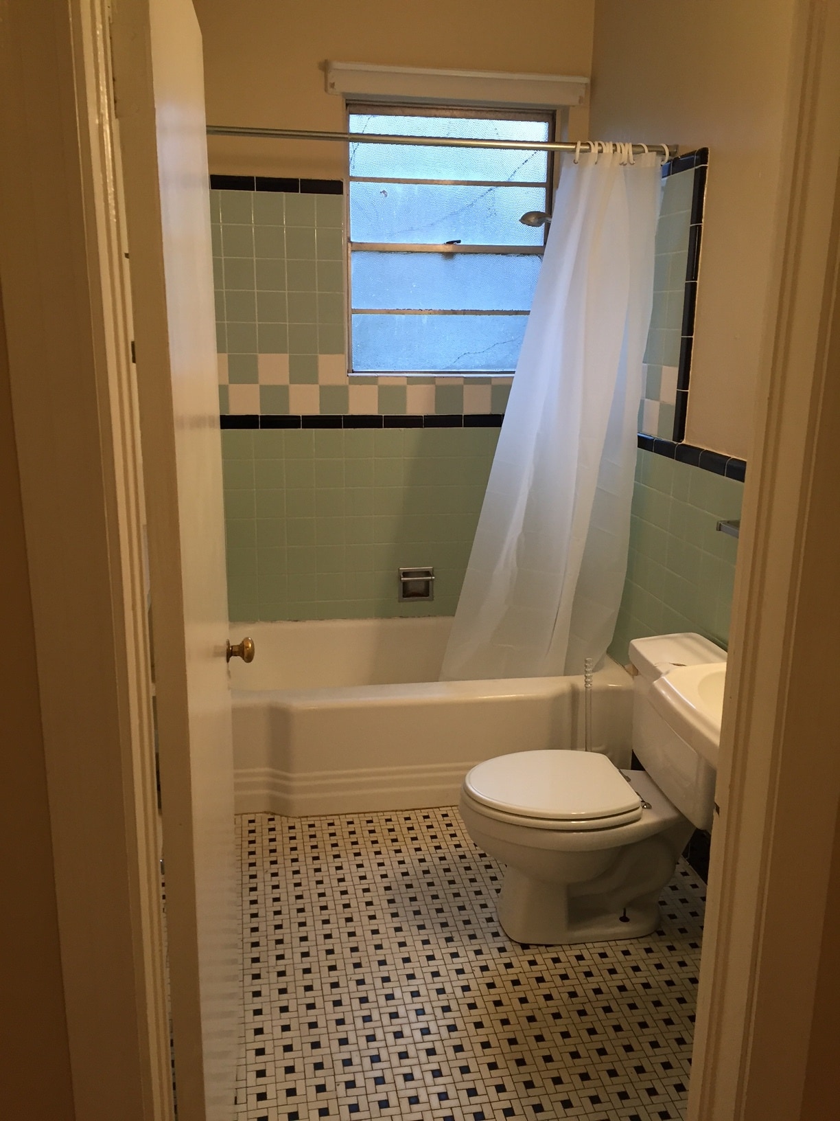 Bathroom - 1734 Saint Mary St