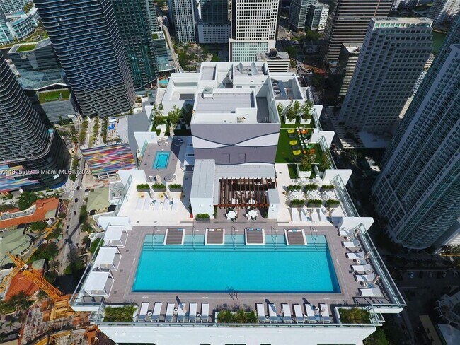Building Photo - 1010 Brickell Ave