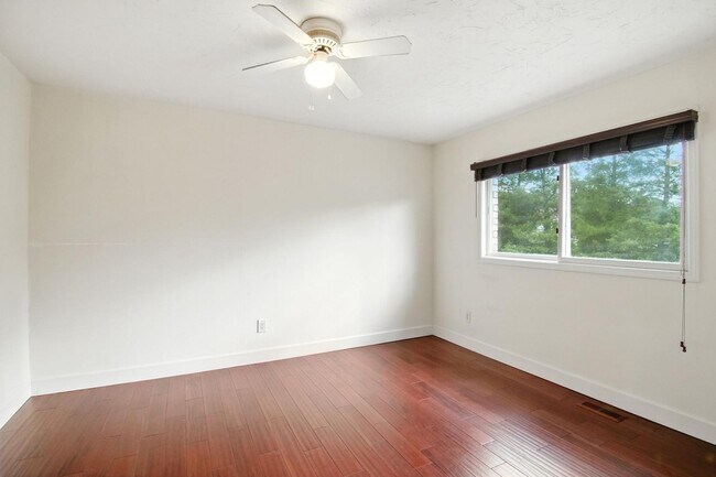 Building Photo - 5130 Provincial Dr