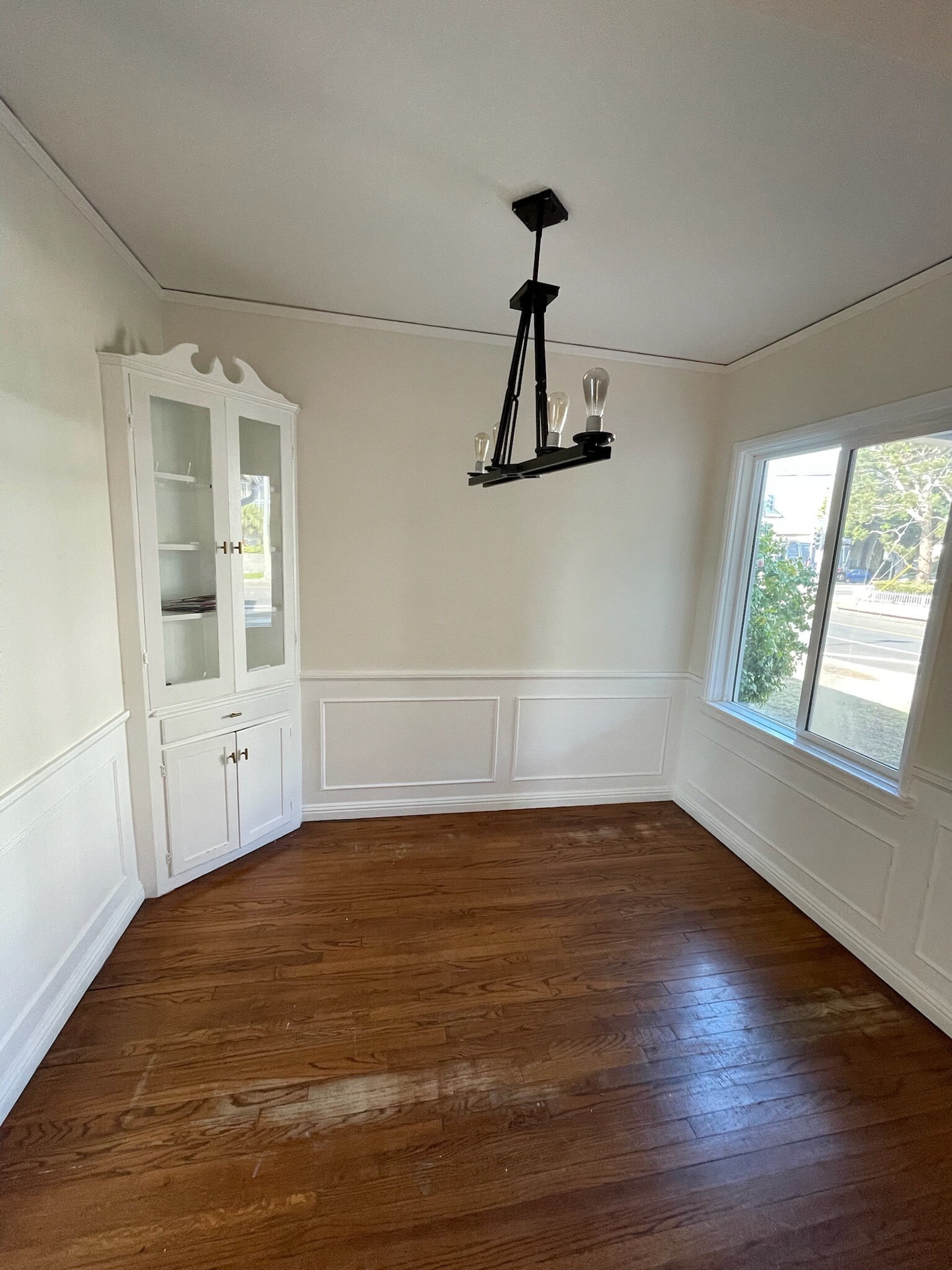 Charming Dining nook - 3600 S Centinela Ave