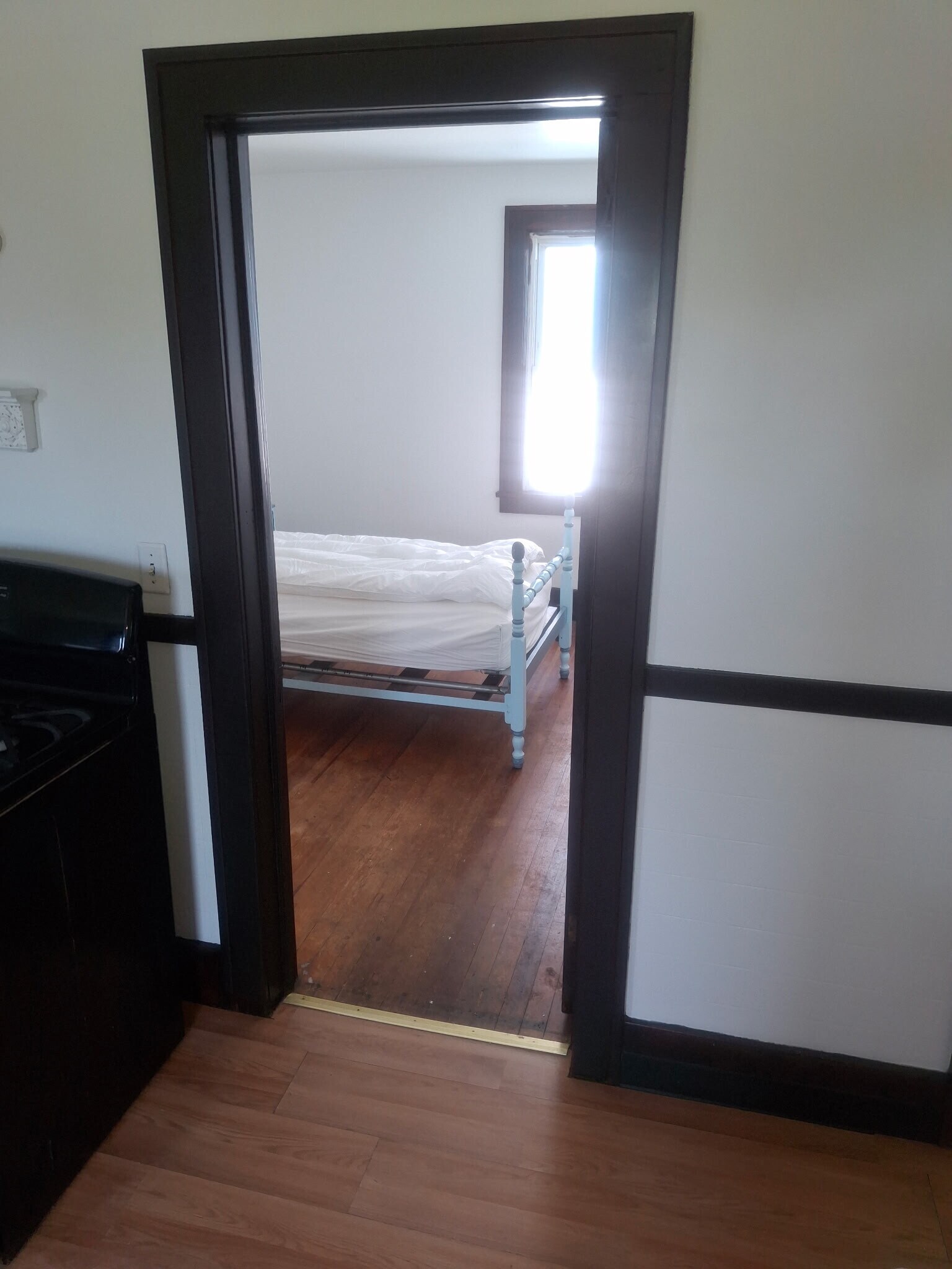 Building Photo - 54 Crane St