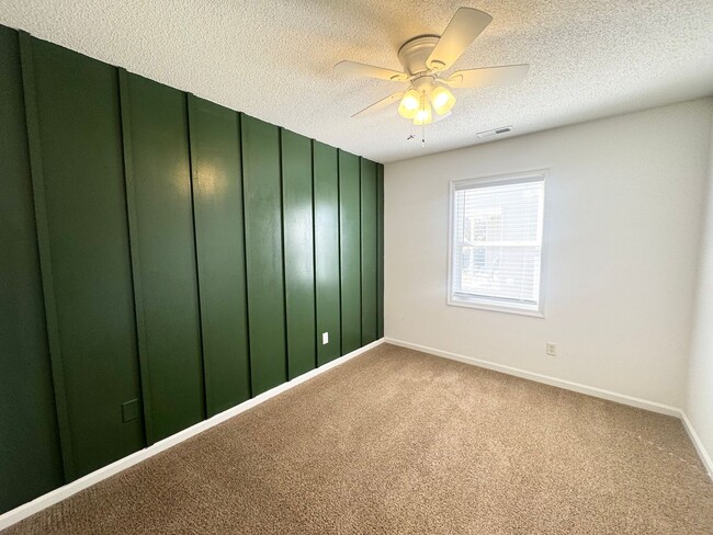 Building Photo - 111 Raintree Run