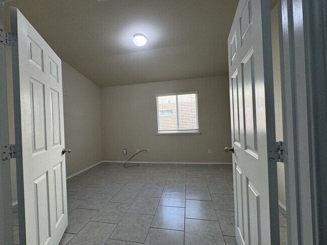 Building Photo - 1314 Starlight Dr