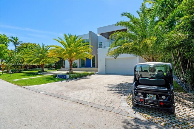 Building Photo - 420 Island Dr