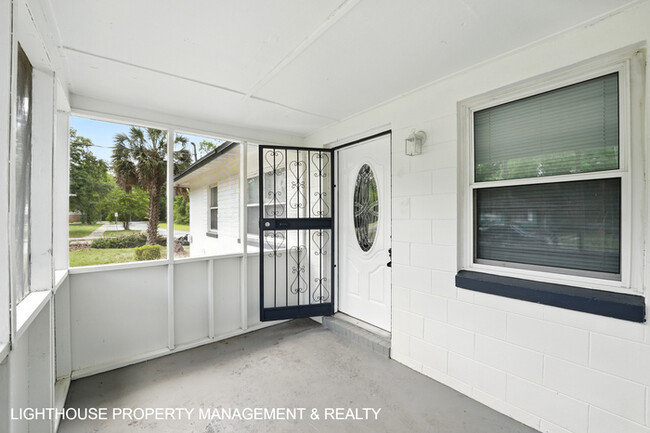 Building Photo - Fully Renovated 3 Bed/1 Bath Home with Att...