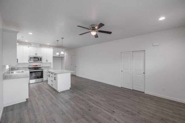 Building Photo - 2483-2485 Roll Tide Ct