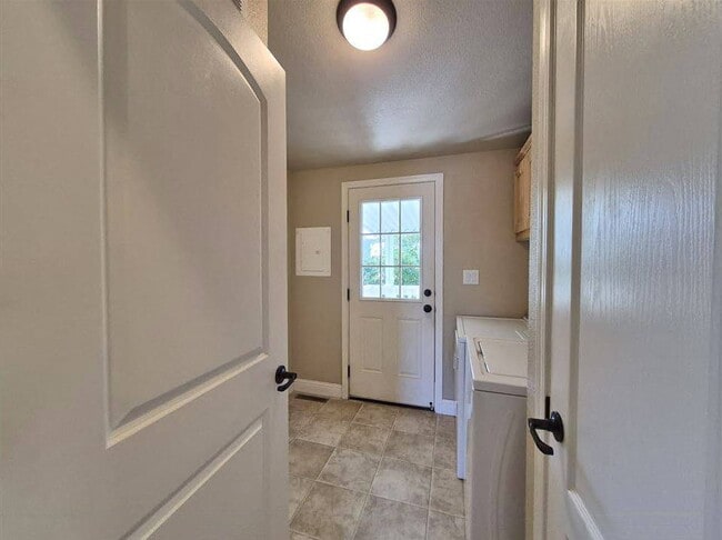 Building Photo - 4545 Big Eagle Ln