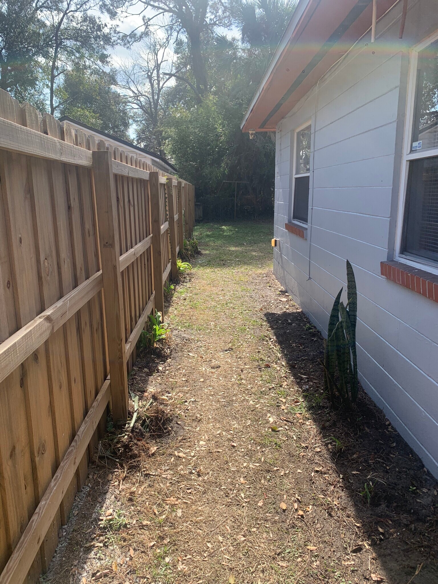 Building Photo - 2554 Ernest St