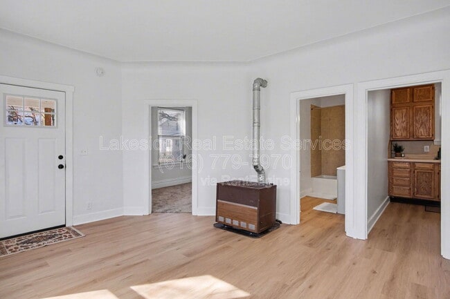 Building Photo - 1101 Dayton St SW