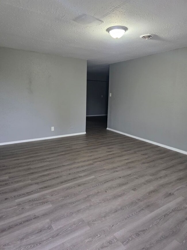 Primary Photo - 710 St Norbert Dr