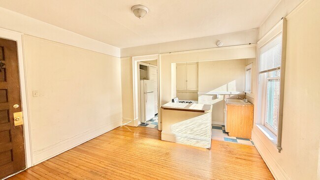 8ADA4C8B-A317-45A8-87AA-53EF81BA1D87 - Cross Apartments