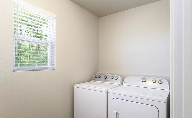 Building Photo - Newer 4 Bedroom Home for Lease