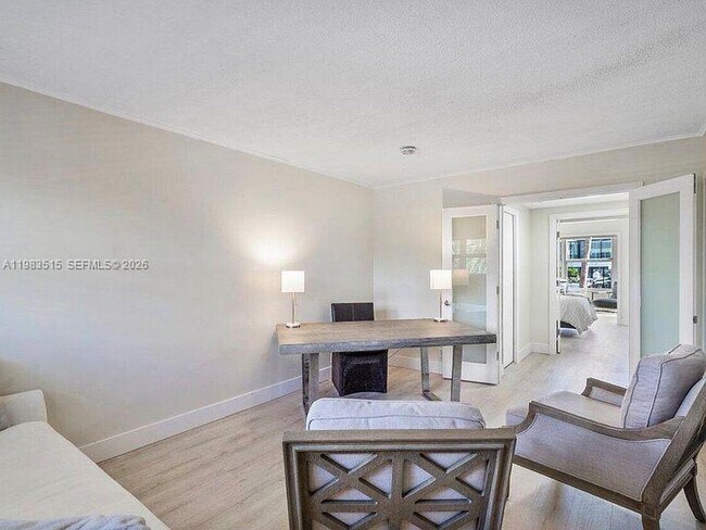 Building Photo - 40 Isle of Venice Dr