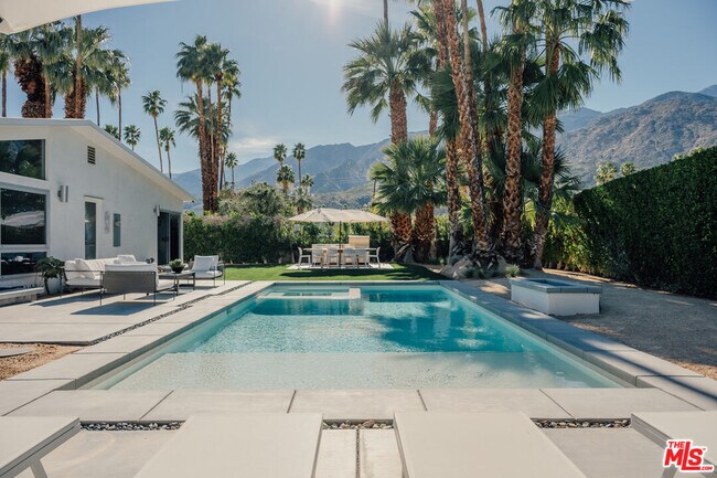 Building Photo - 922 E Anza Dr