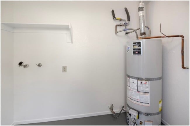 Building Photo - SPECTACULAR OCEAN CLOSE CONDO!!!!