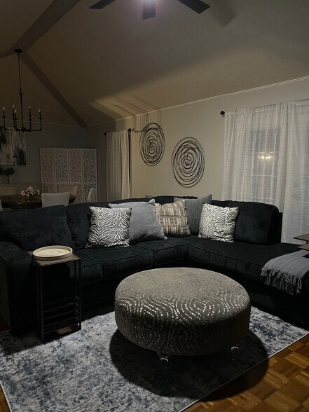 Building Photo - 124 Barcelona Ave