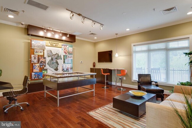 Building Photo - 23603 Hopewell Manor Terrace