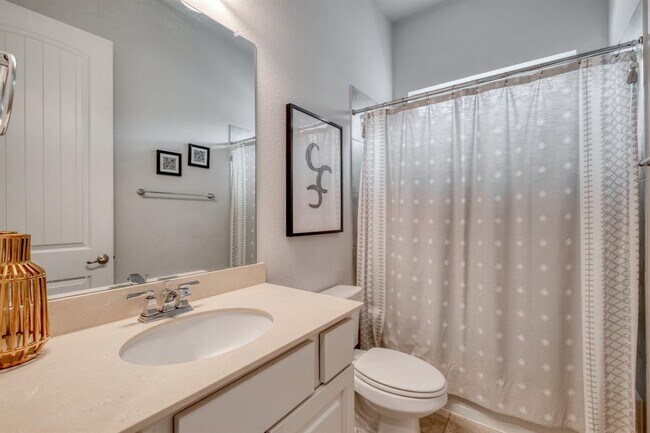 Building Photo - 18012 Leccion Dr