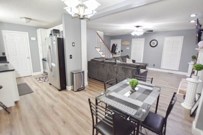 Building Photo - Pet Friendly Three Bedroom with Basement!