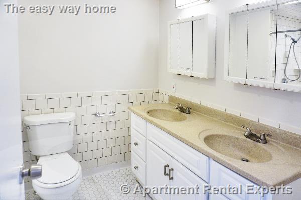 Building Photo - 27-29 Lambert St Unit #2R