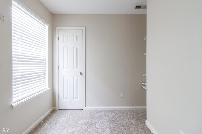 Building Photo - 435 Grabill Dr