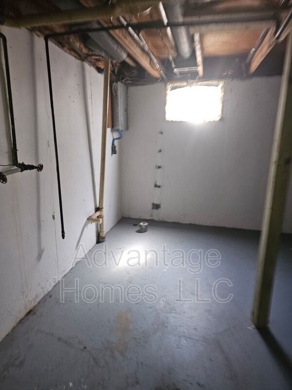 Building Photo - 715 N 70th Terrace
