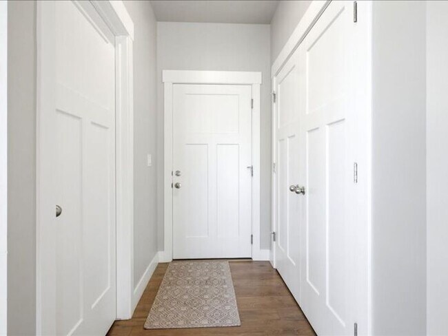 Building Photo - Herriman Lovely 3 bed, 2.5 bath Townhome
