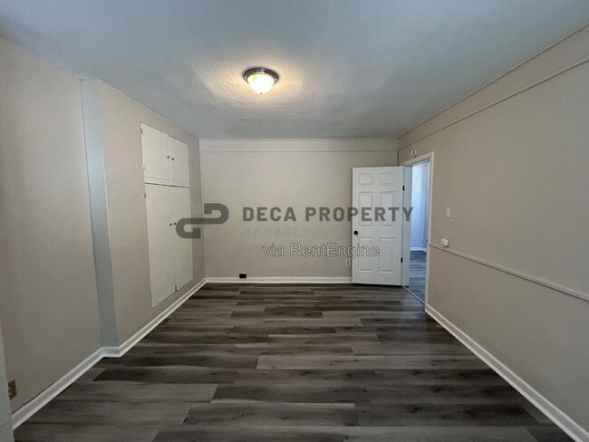 Building Photo - 205 Schirmer St