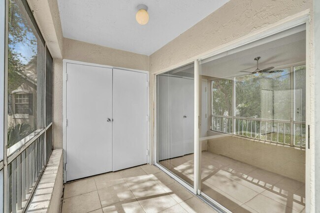 Building Photo - 2850 N Oakland Forest Dr