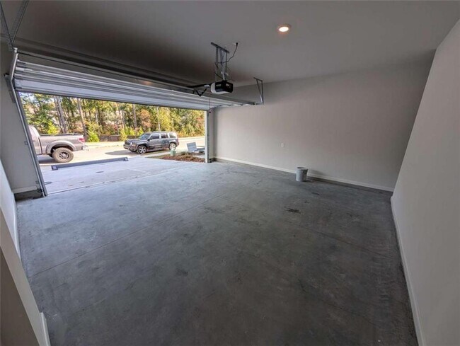 Building Photo - 2465 Poppy Ct