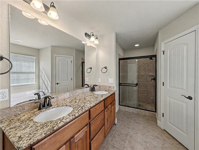 Building Photo - 1801 SW Candlewood St