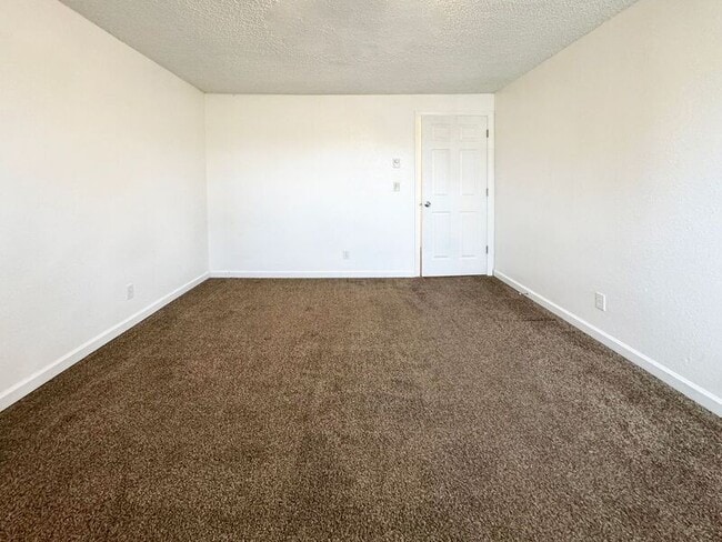 Building Photo - 3835 Marshall Ave